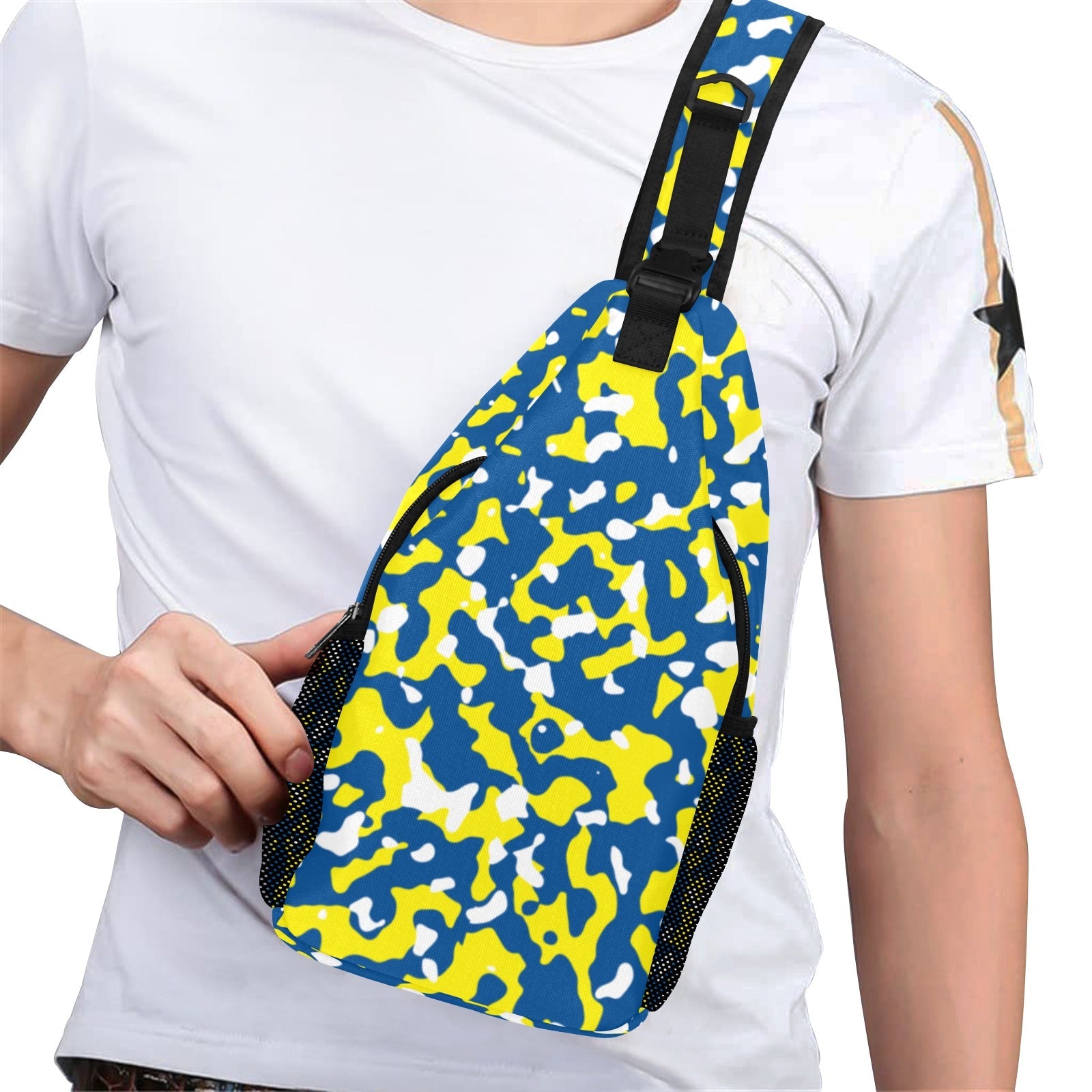 Curacao Flag Camo Men's Casual Chest Bag - Conscious Apparel Store